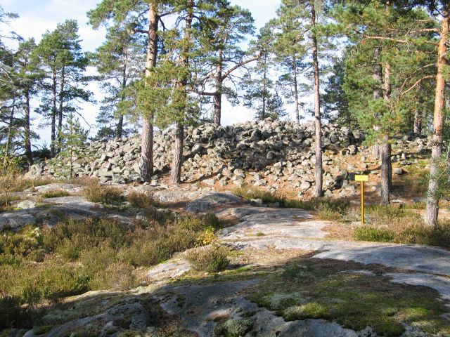 Kuva: Krejansbergetin suurin hautaröykkiö. Kaisa Lehtonen 2005