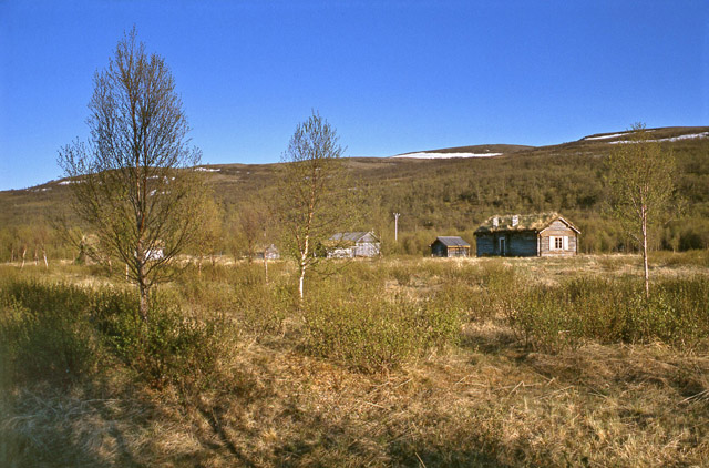 Kuva: Välimaan kenttäalue kuvattuna luoteesta. Tuija Rankama 1990
