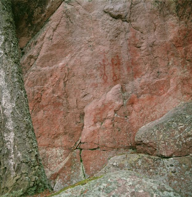Kuva: Yksityiskohta kalliomaalauksesta. Ismo Luukkonen 2001