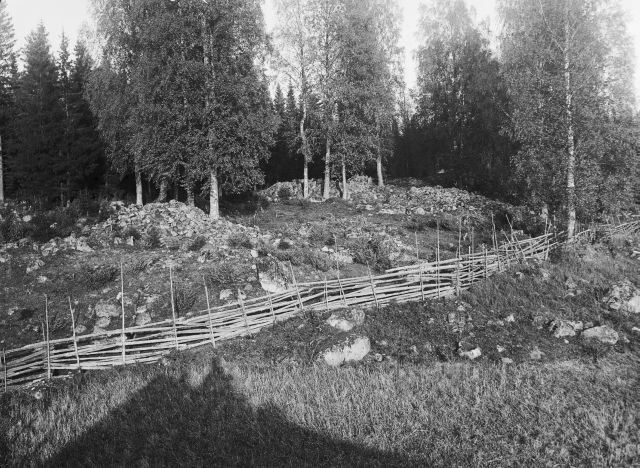 Isonkylän Peltomaan (pääasiassa pronssikautisia) hautaraunioita. Aarne Äyräpää 1934
