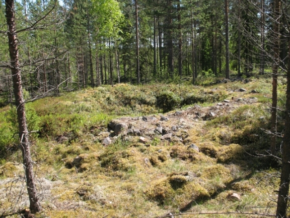 Jätinkirkon pohjoispuolella oleva ns. kraatteriröykkiö Kaisa Lehtonen 15.6.2010
