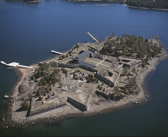 Kuva: Ilmakuva linnoituksesta Hannu Vallas 21.8.2003