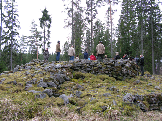 Kuva: Pronssikautinen hautaröykkiö Nakkilan Rieskaronmäellä Sirkka-Liisa Seppälä 2007