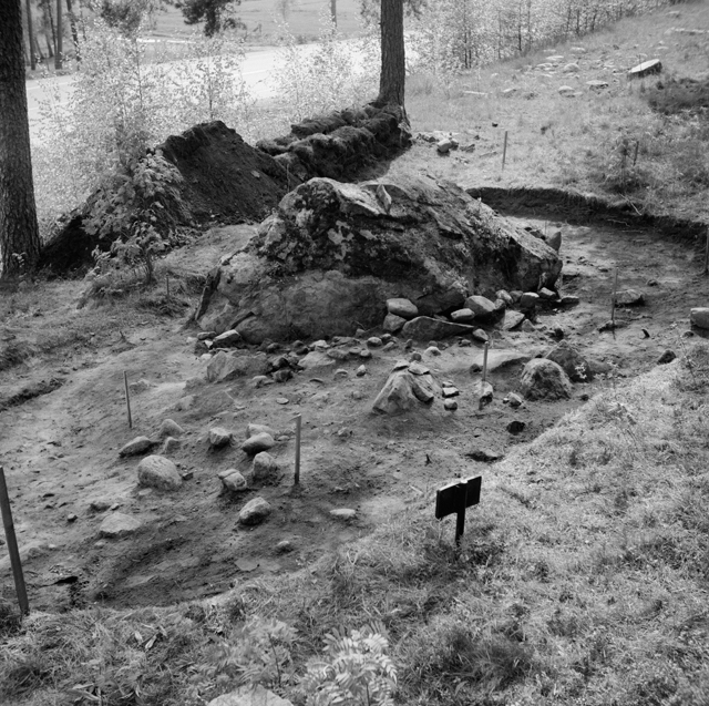 Kuva: Raunio 7 esiin puhdistettuna koillisesta. Pirkko-Liisa Lehtosalo-Hilander 1970