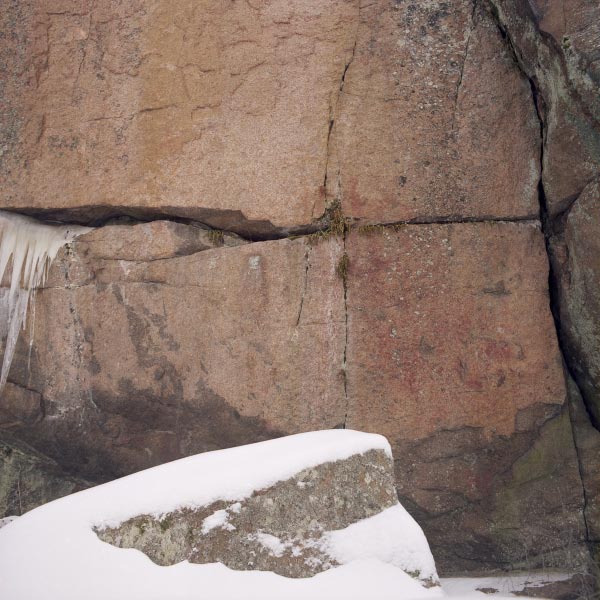 Kuva: Taipalsaaren Valkeisaaren kalliomaalaus (osa) Ismo Luukkonen 2004