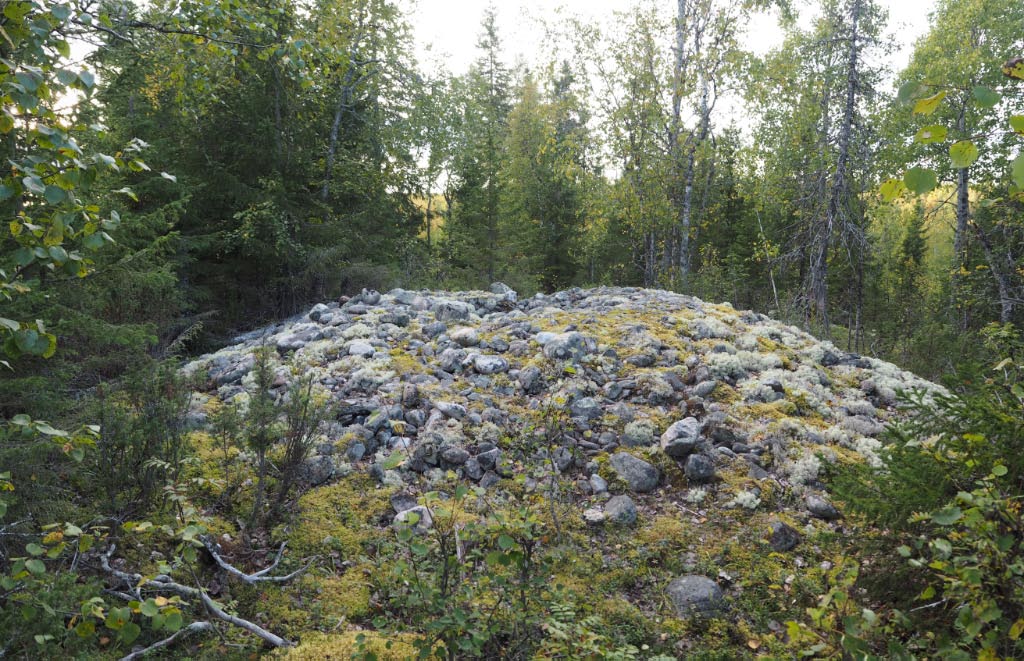 Tornio, Rakanmäki. Pohjoisosan iso röykkiö. Kuvattu pohjoiseen. Teemu Mökkönen 28.8.2020