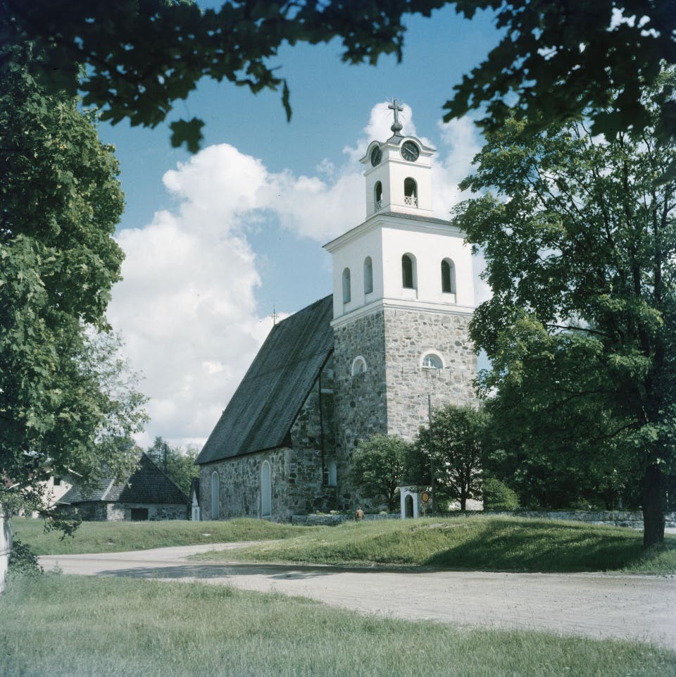 Kuva: Pyhän ristin kirkko Teuvo Kanerva 1967-1972