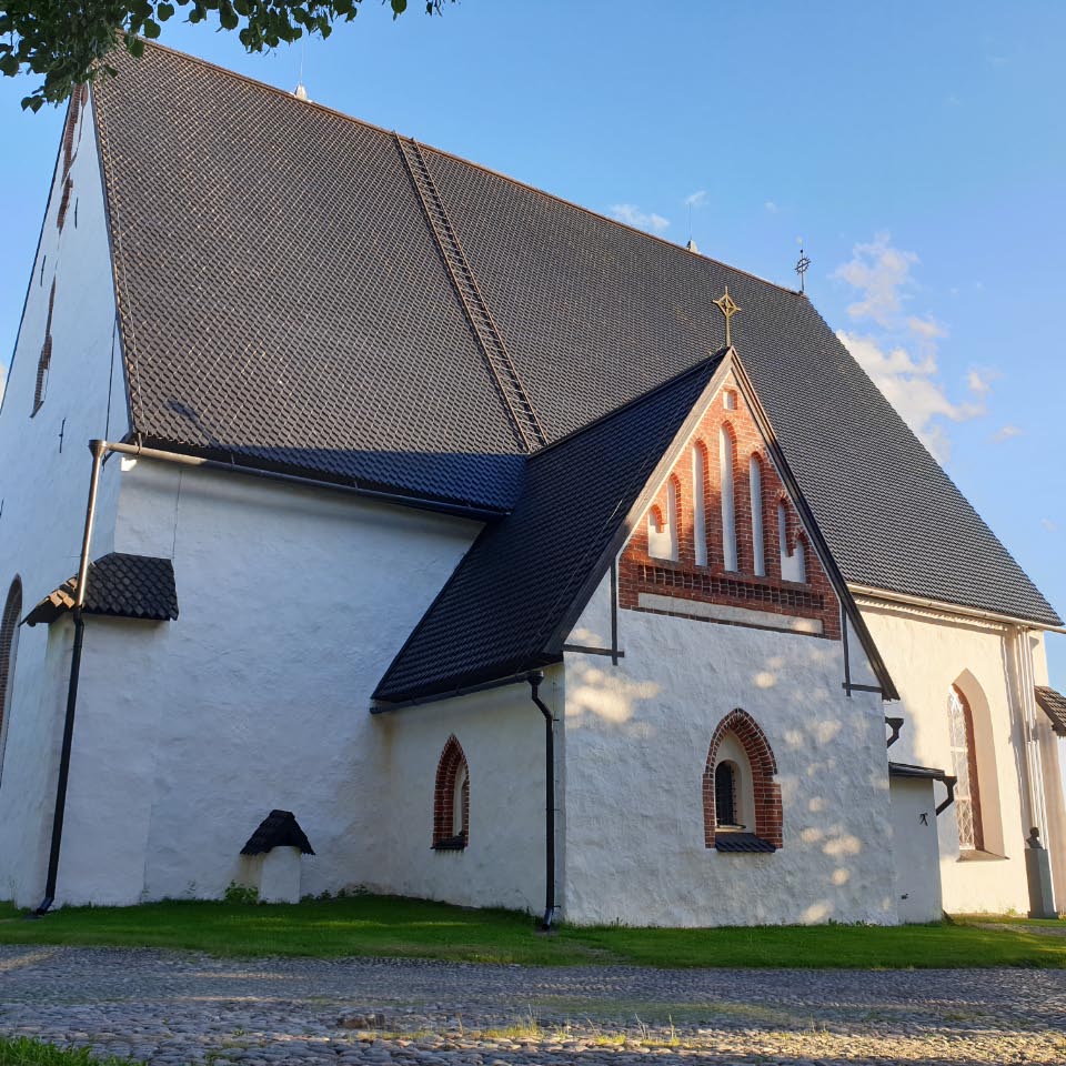 Kuva: Kirkon pohjoisseinä. Porvoon museo – Itä-Uudenmaan alueellinen vastuumuseo. CC BY 4.0 Riikka Mustonen